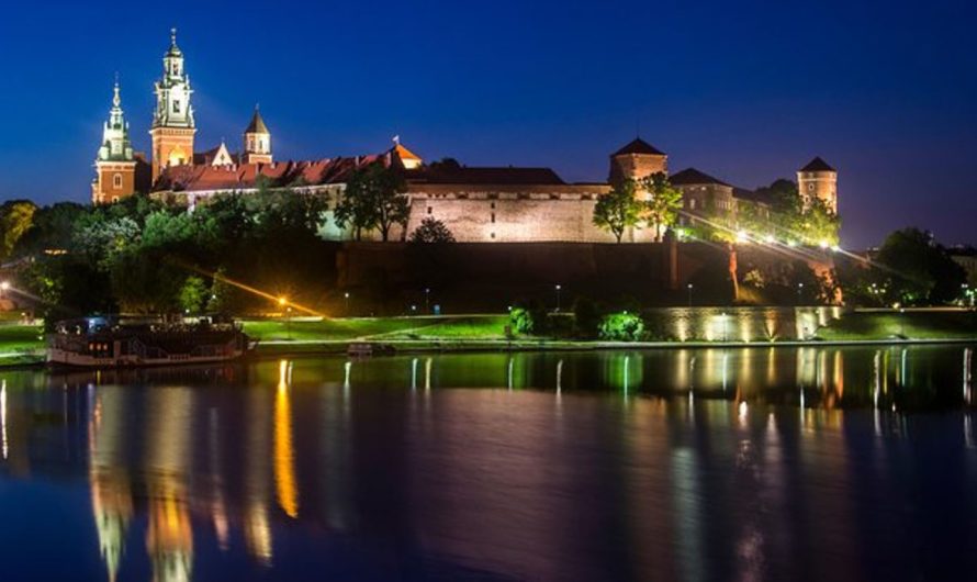 Exploration des Rives de la Vistule : Une Croisière Magique à Krakow